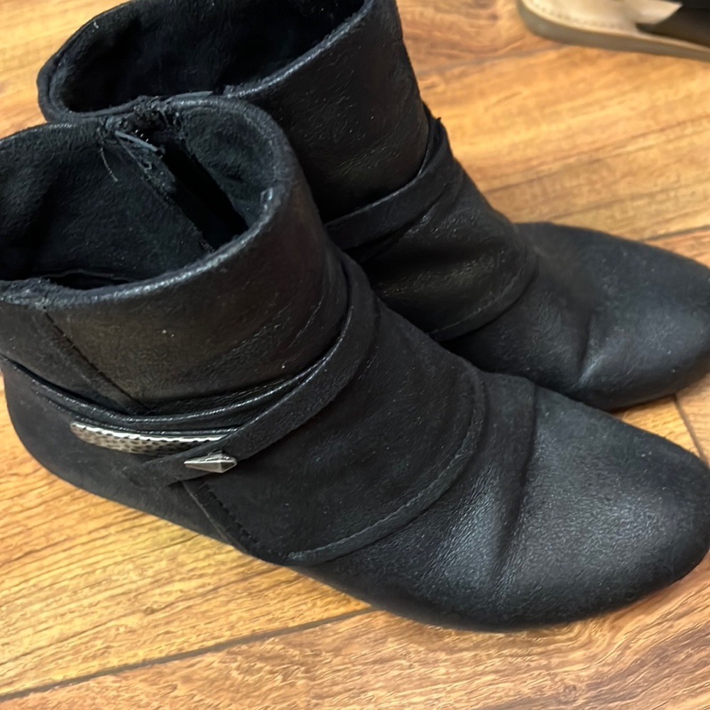 Excellent condition Baretrap booties